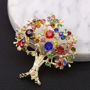 Sparkling Rhinestone Tree Brooch – Colorful Pin for Outfits, Bags & Gifts 🎄